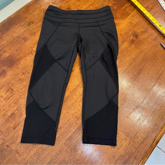 Athleta Black mesh capri leggings size small - Picture 1 of 8